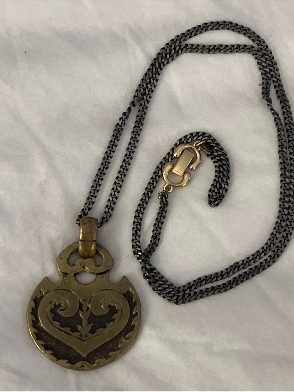 Victoria Beckerman ROCA MEDALLION PENDANT NECKLACE